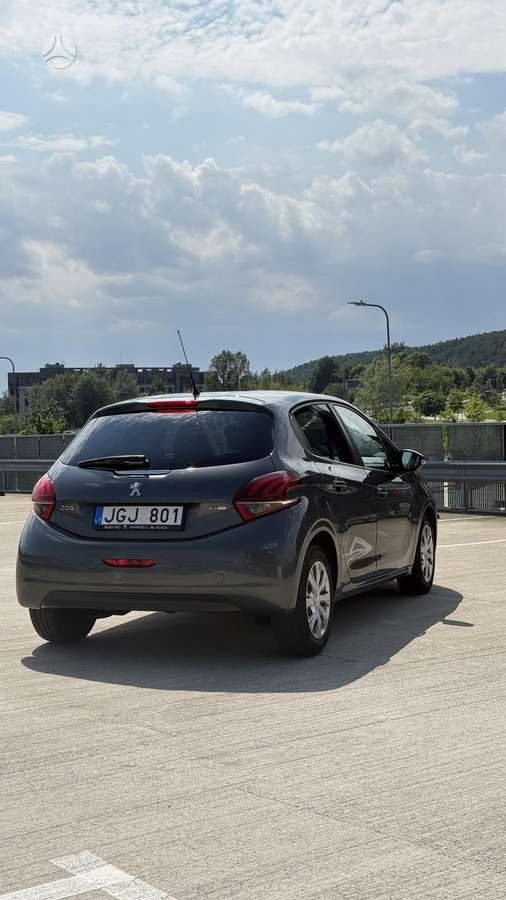 Peugeot 208 - 3