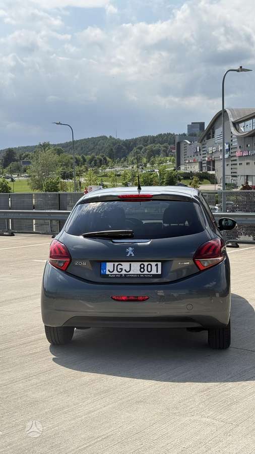 Peugeot 208 - 4