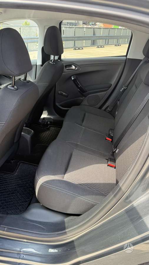 Peugeot 208 - 9