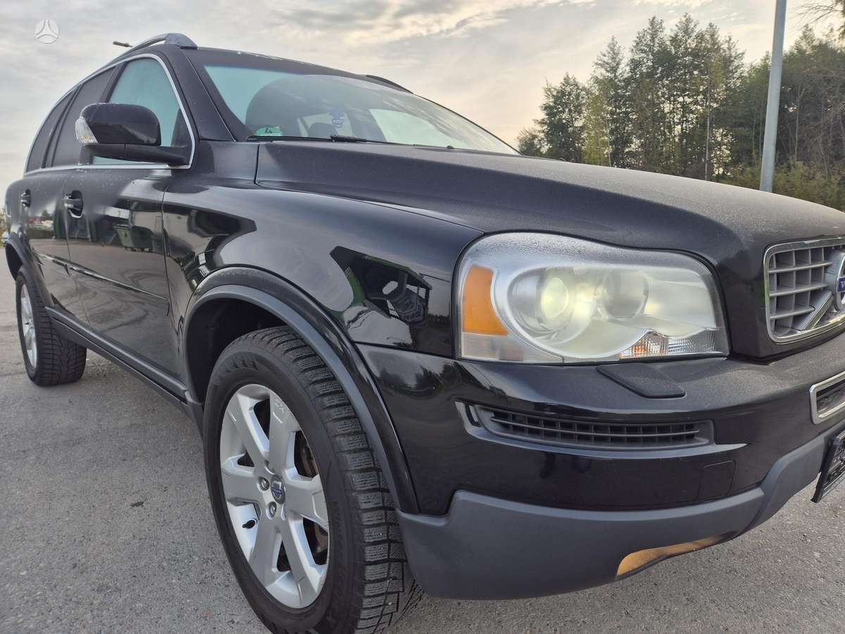 Volvo XC90 - 1