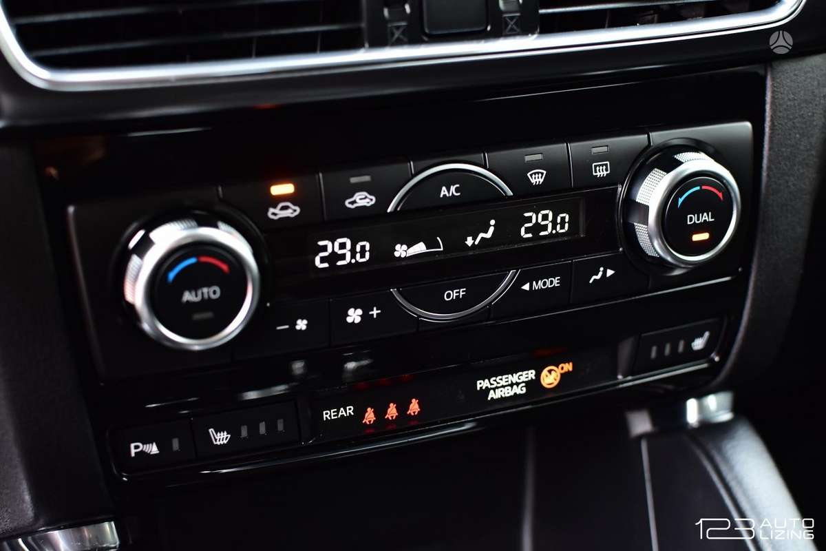 Mazda CX-5, 2.2 l., off-road / crossover