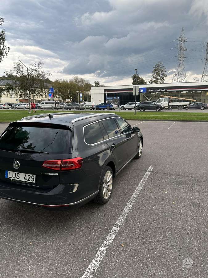 Volkswagen Passat - 4