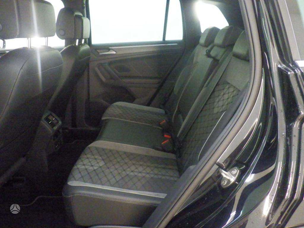 Volkswagen Tiguan - 10