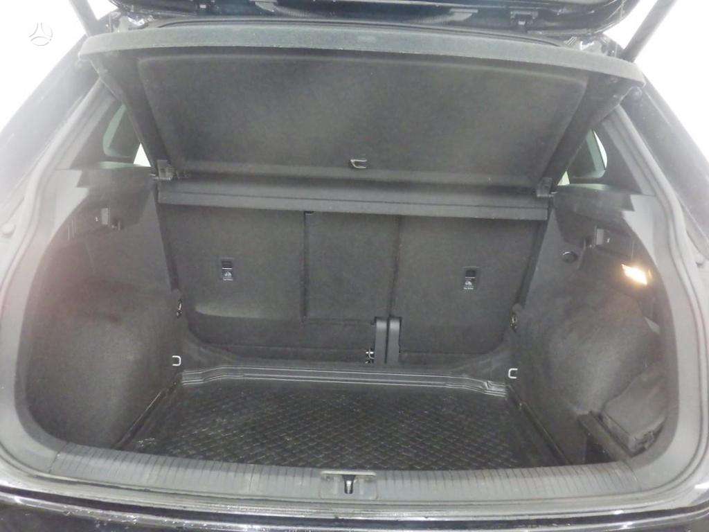 Volkswagen Tiguan - 11