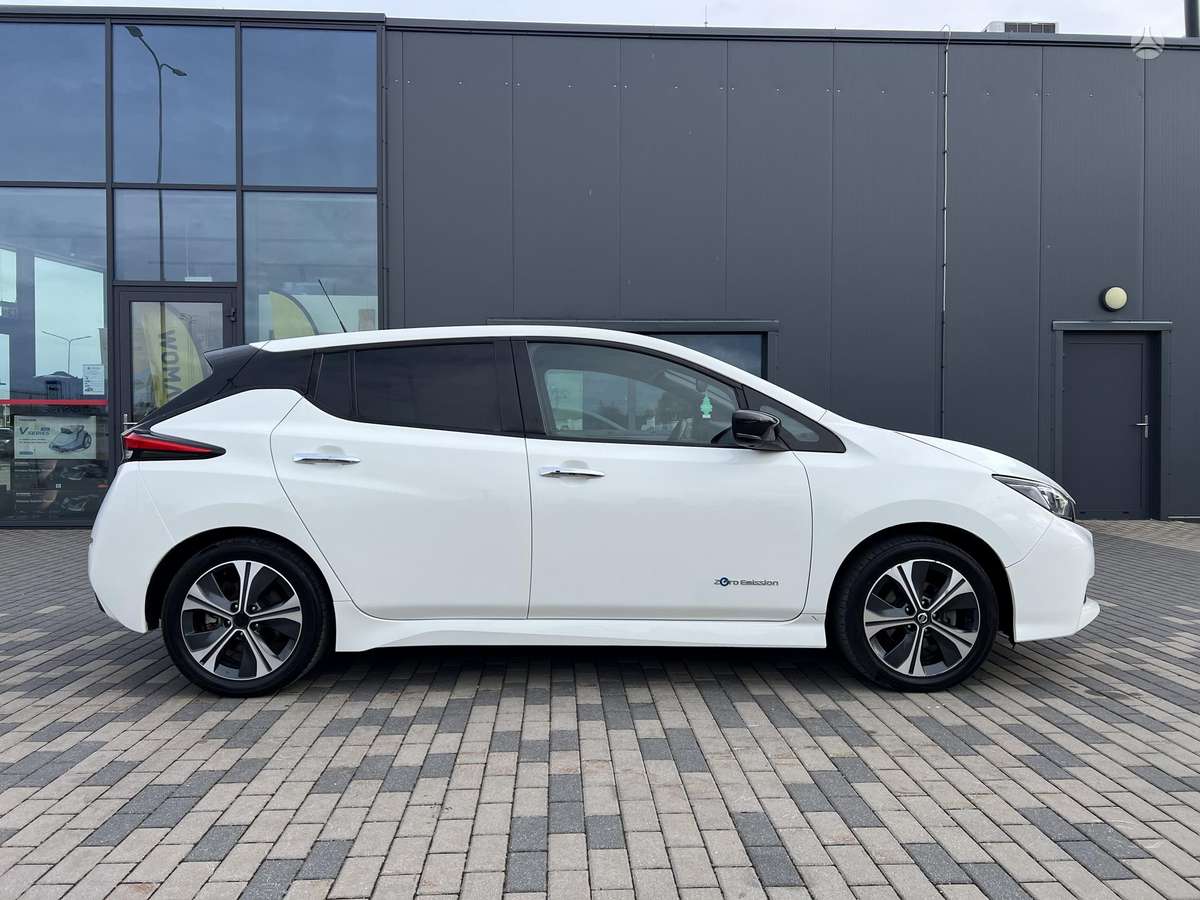 Nissan Leaf, 40 кВт·ч, Хэтчбек