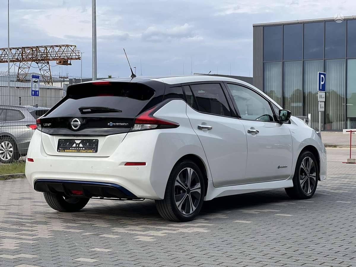 Nissan Leaf, 40 кВт·ч, Хэтчбек