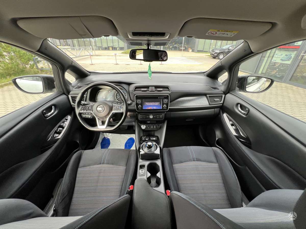 Nissan Leaf, 40 кВт·ч, Хэтчбек