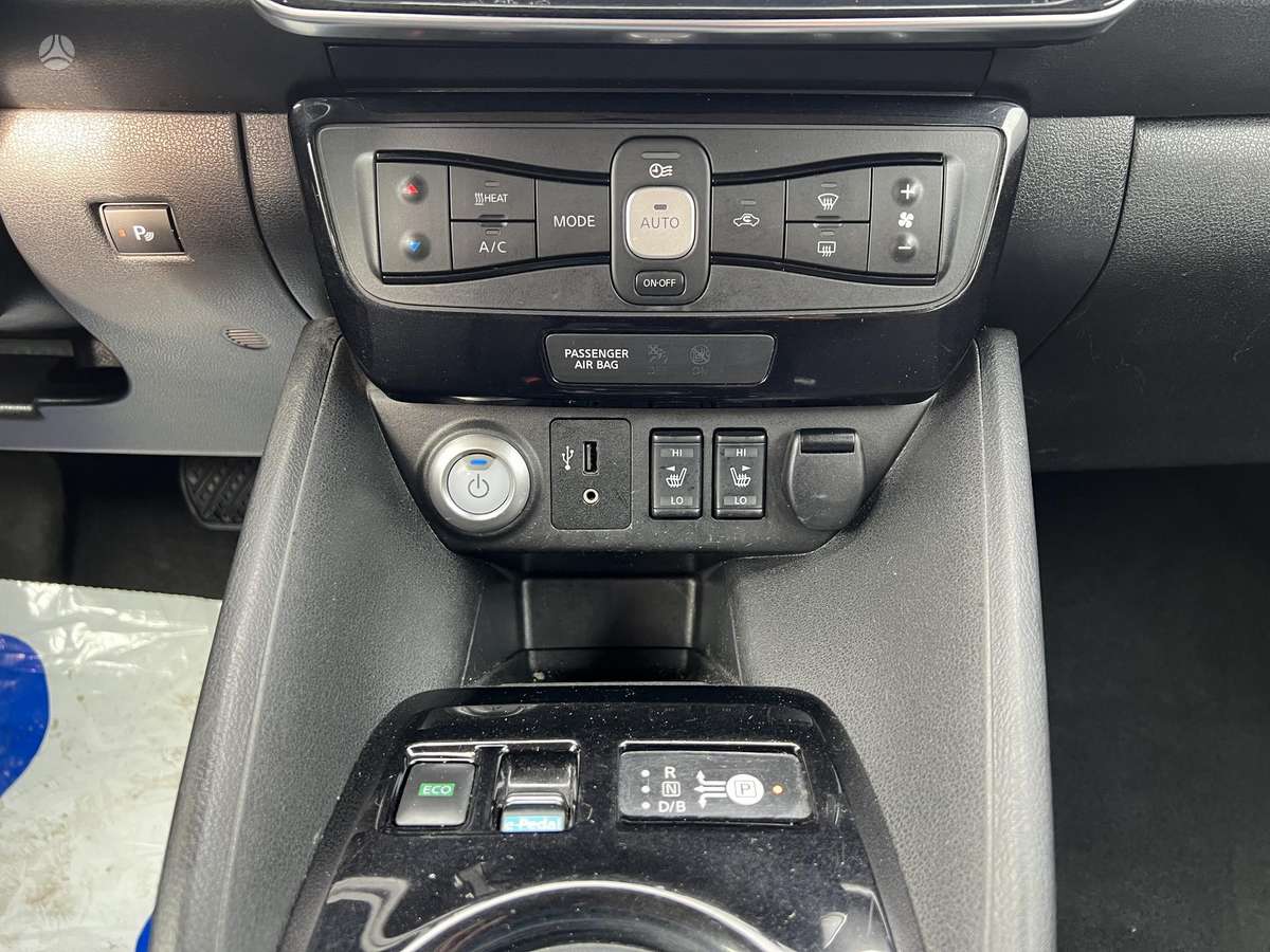 Nissan Leaf, 40 кВт·ч, Хэтчбек