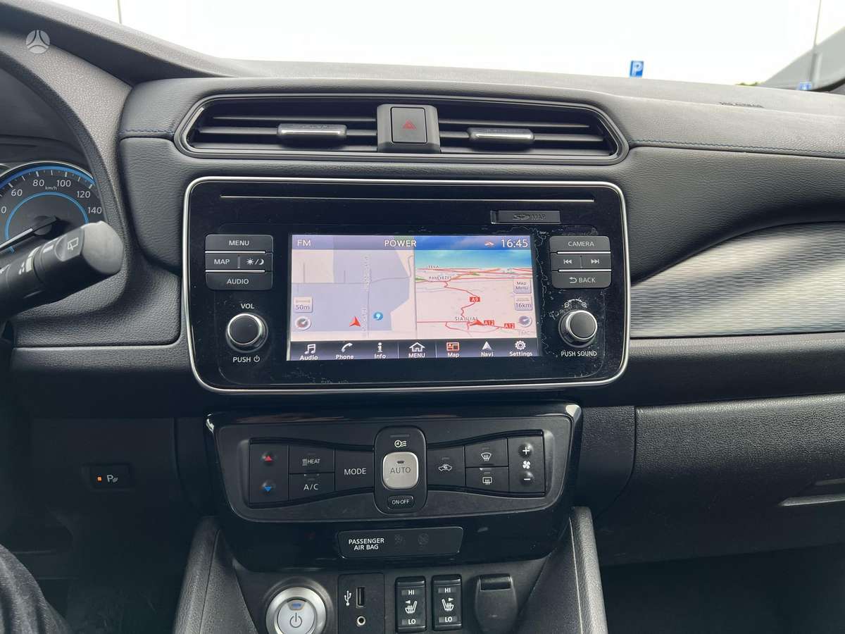 Nissan Leaf, 40 кВт·ч, Хэтчбек