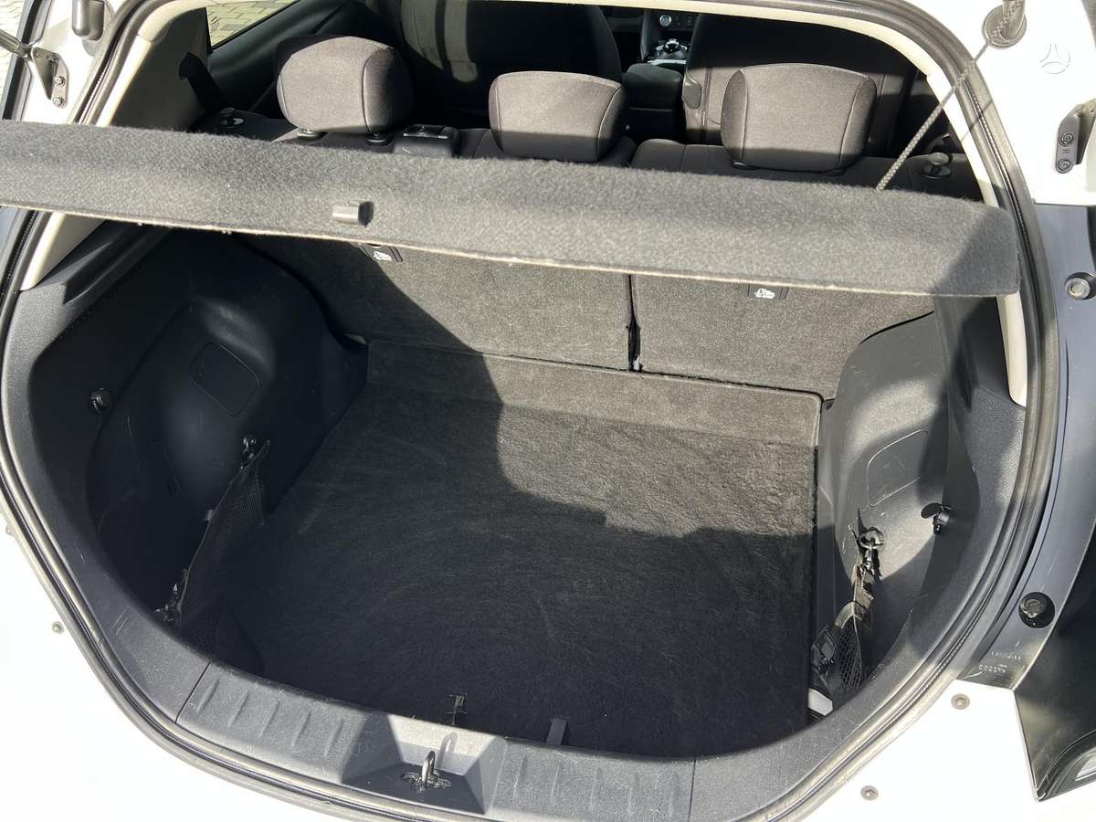Nissan Leaf, 40 кВт·ч, Хэтчбек