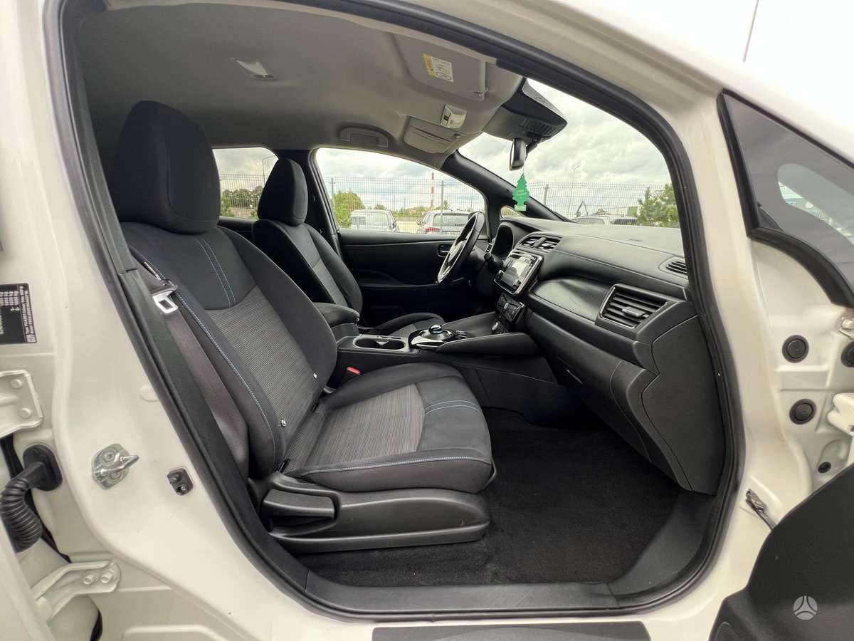 Nissan Leaf, 40 кВт·ч, Хэтчбек
