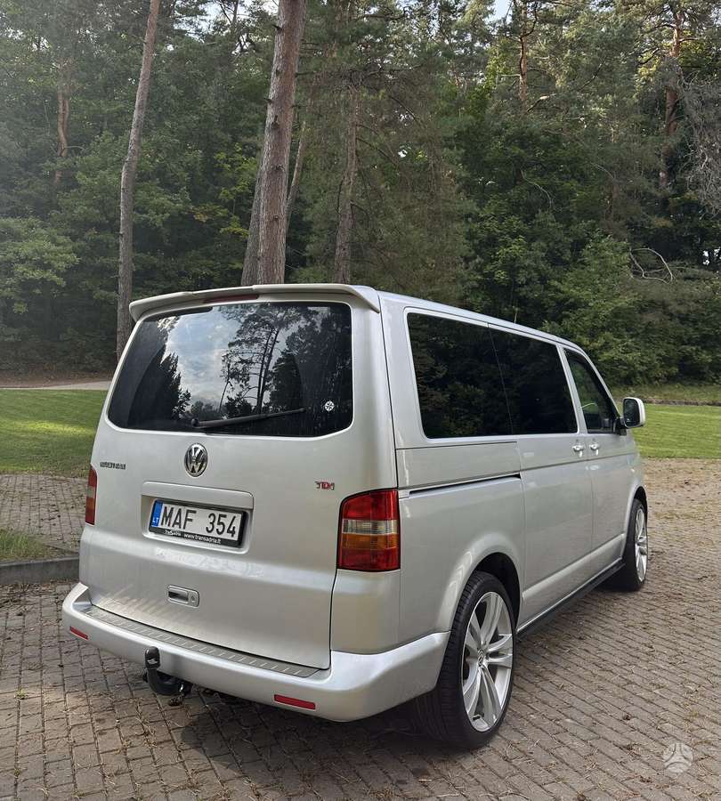 Volkswagen Multivan - 7