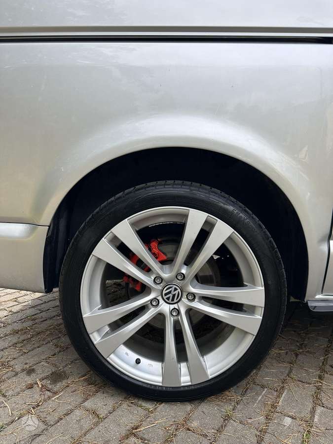 Volkswagen Multivan - 9