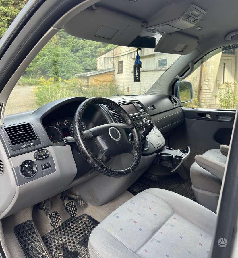 Volkswagen Multivan - 10