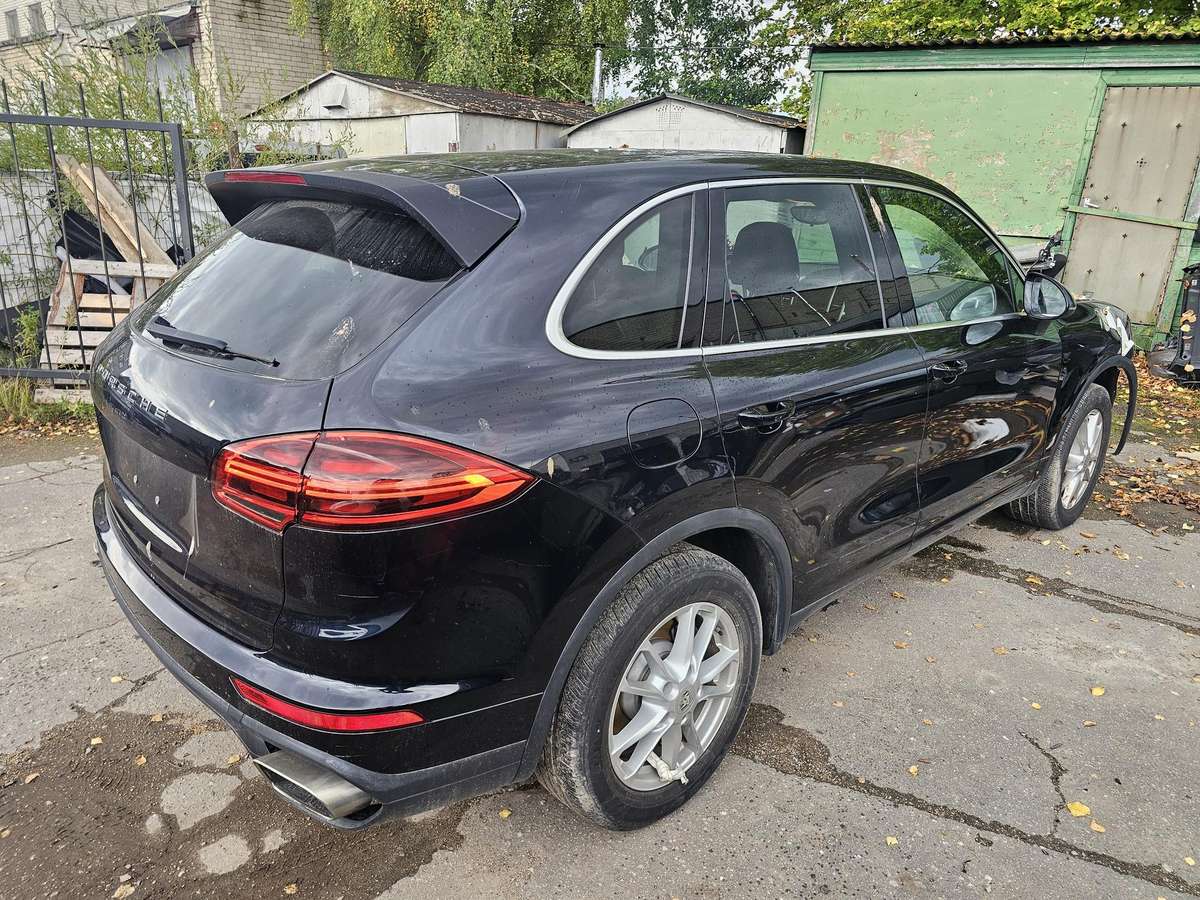Porsche Cayenne - 2