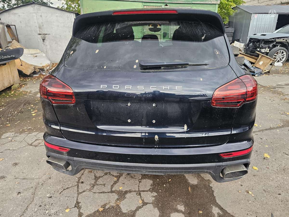 Porsche Cayenne - 3