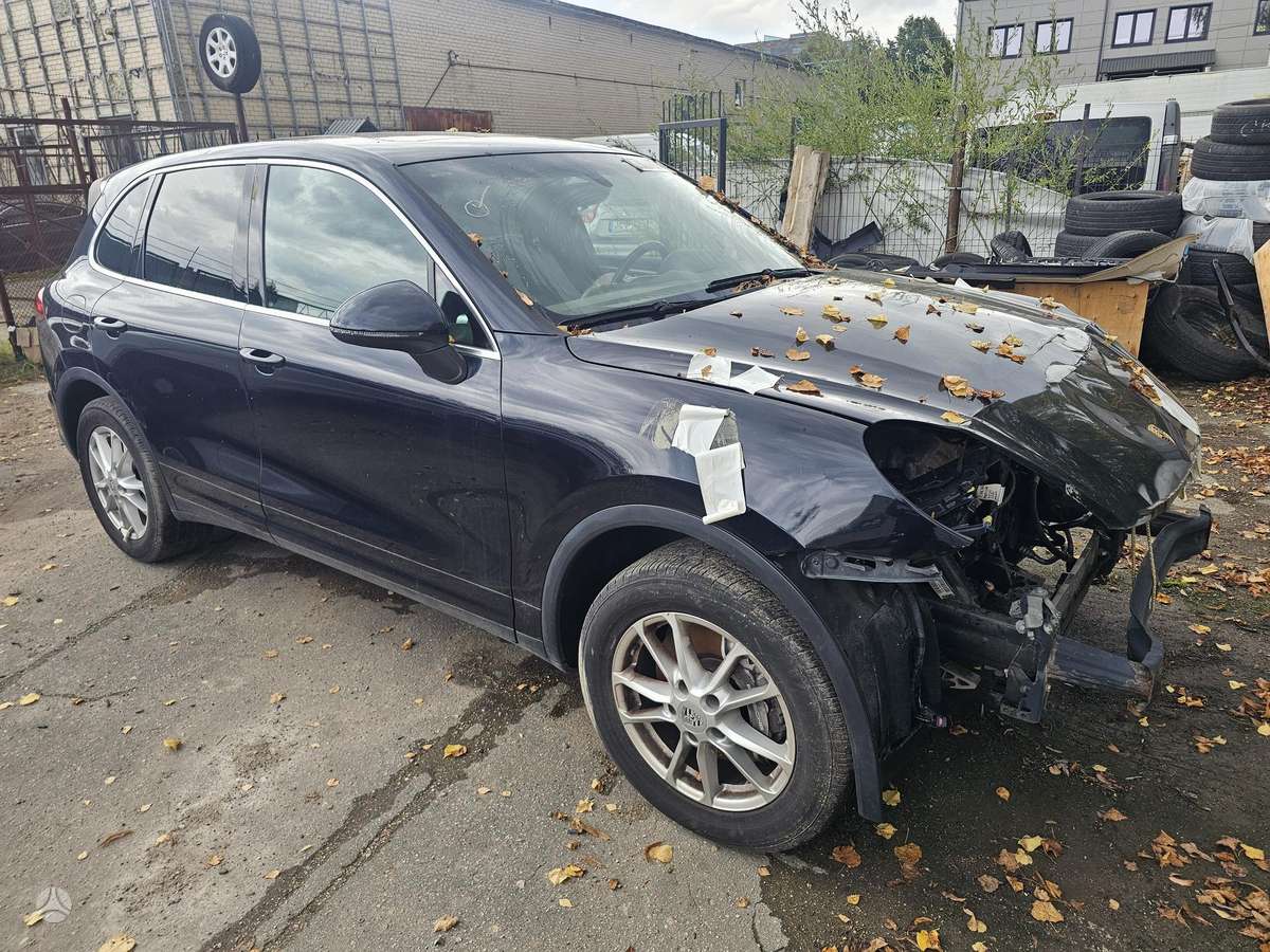 Porsche Cayenne - 4