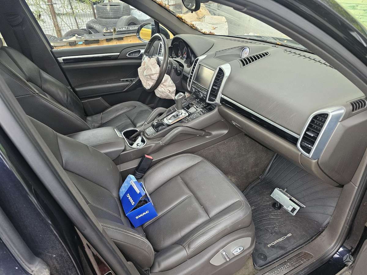 Porsche Cayenne - 7