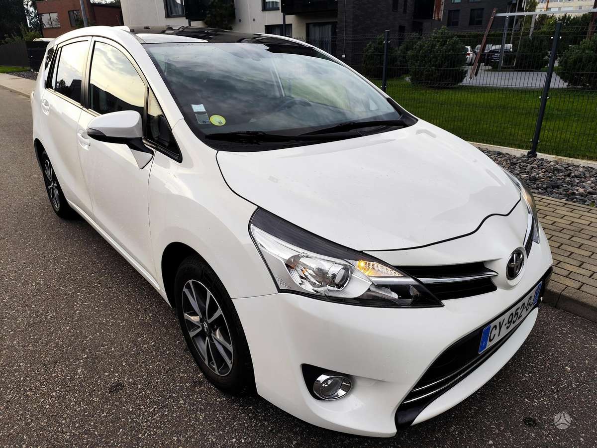 Toyota Verso - 3