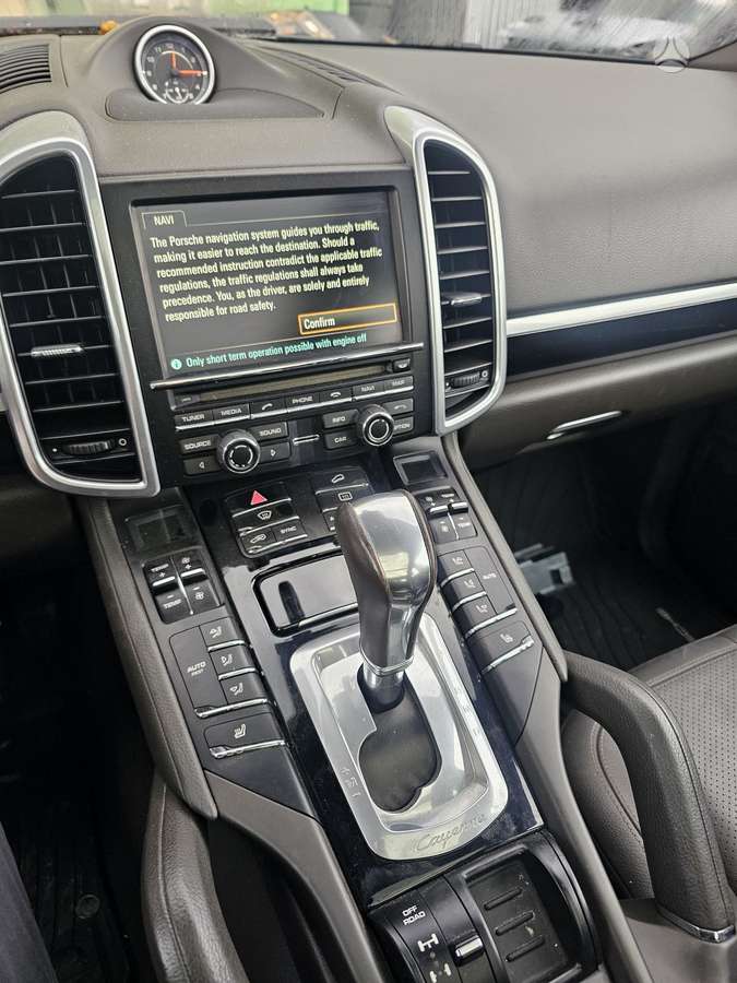 Porsche Cayenne - 8
