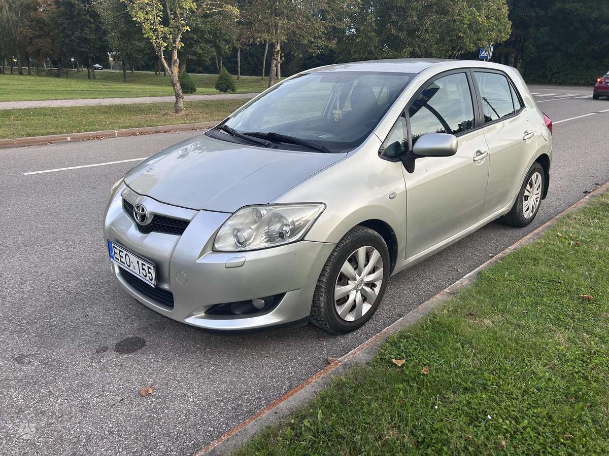 Toyota Auris - 1