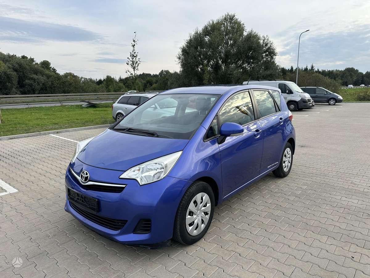 Toyota Verso-S - 1