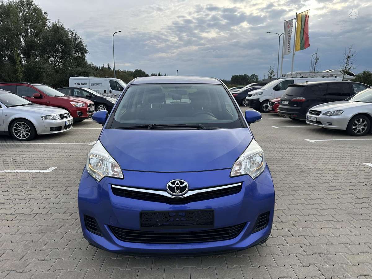 Toyota Verso-S - 2