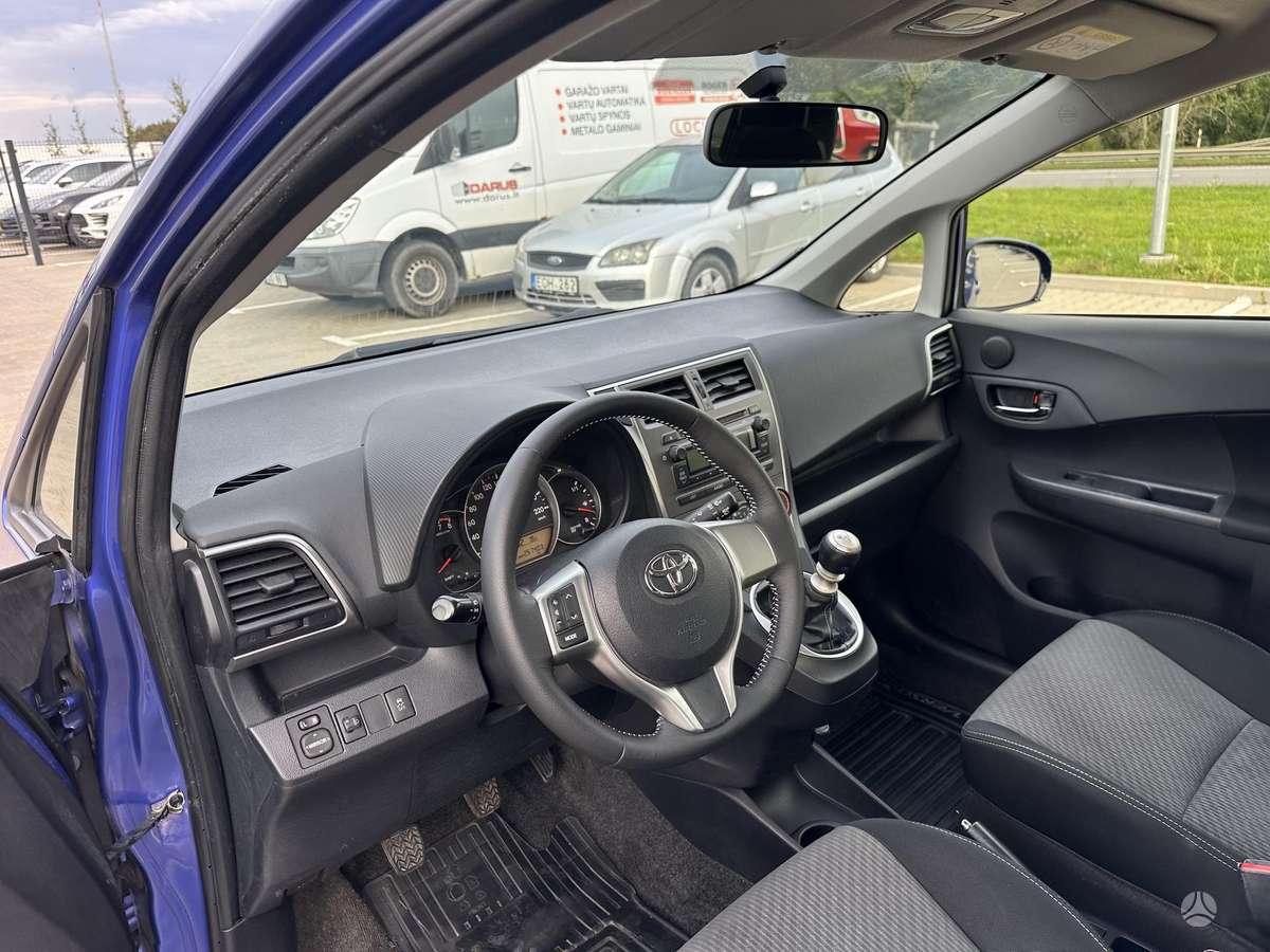 Toyota Verso-S - 8