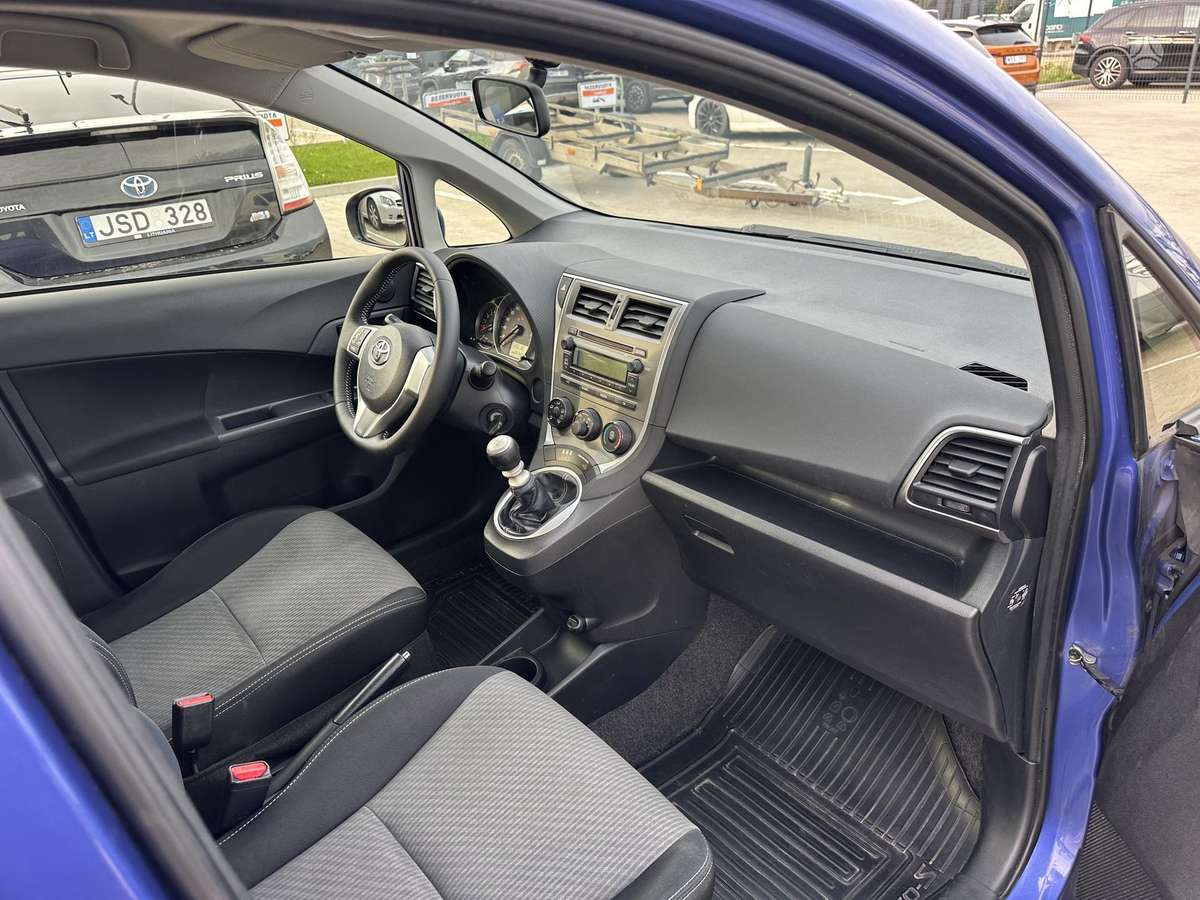 Toyota Verso-S - 9