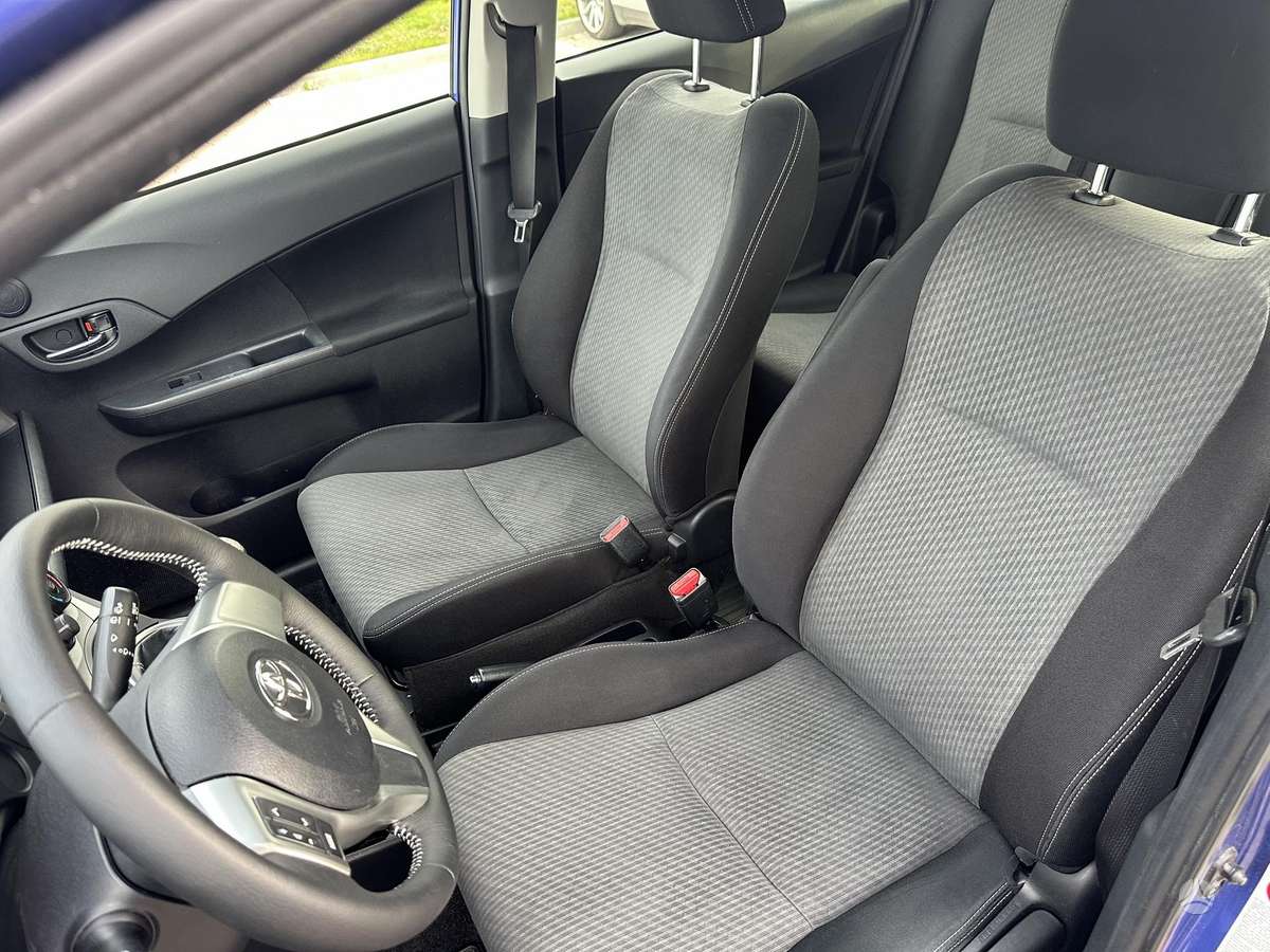 Toyota Verso-S - 11