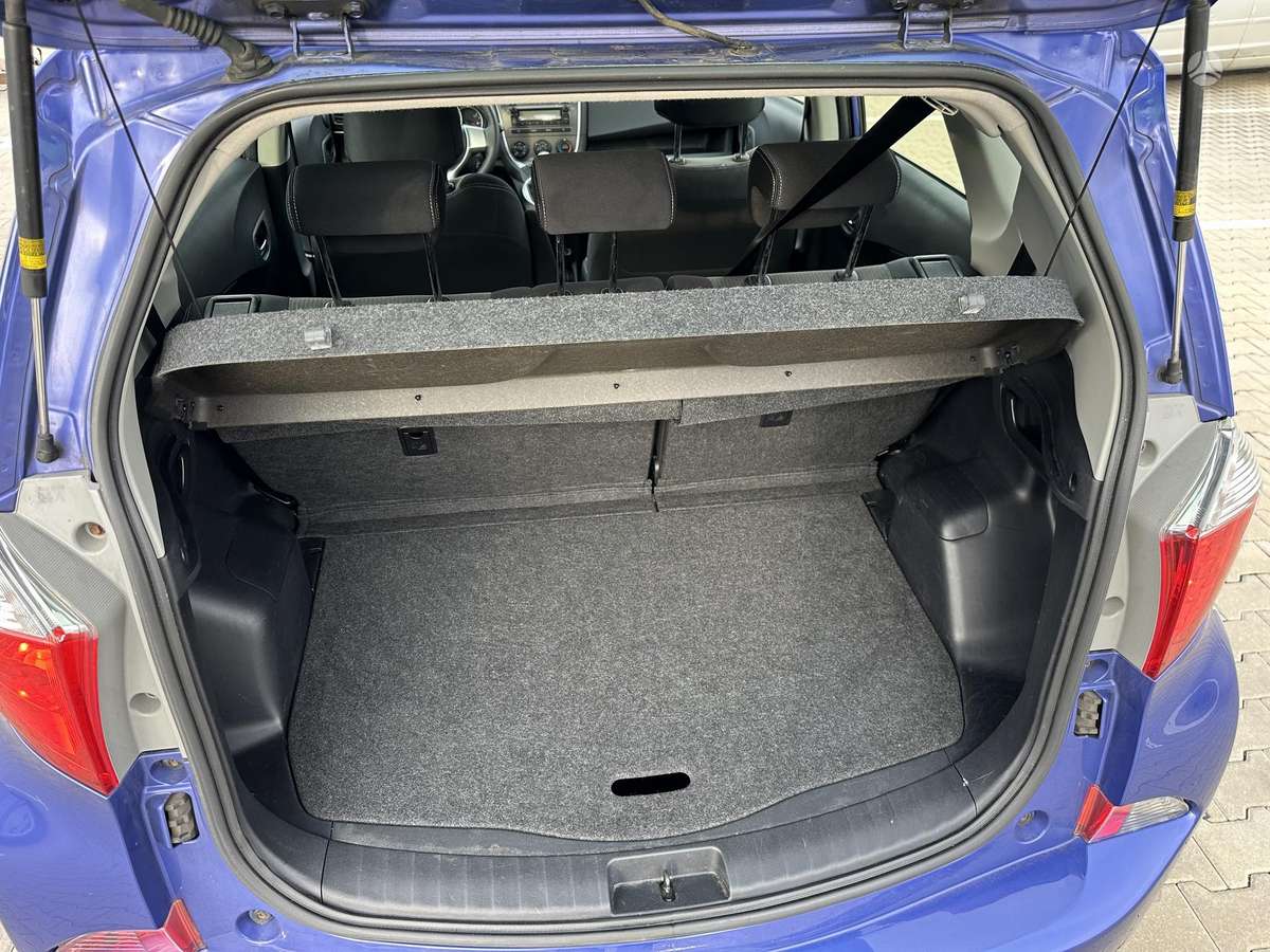 Toyota Verso-S, 1.3 l., hatchback