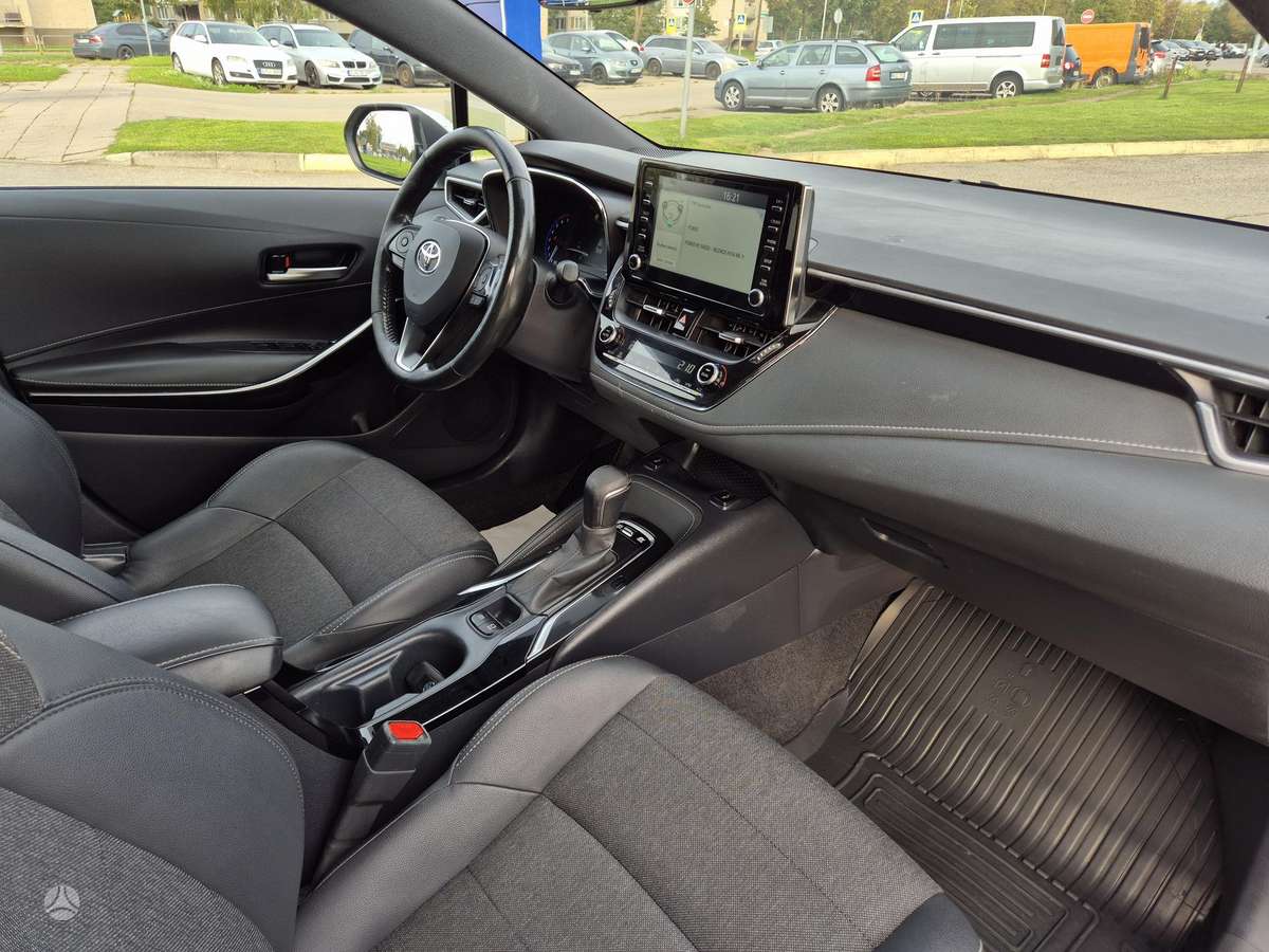 Toyota Corolla - 12