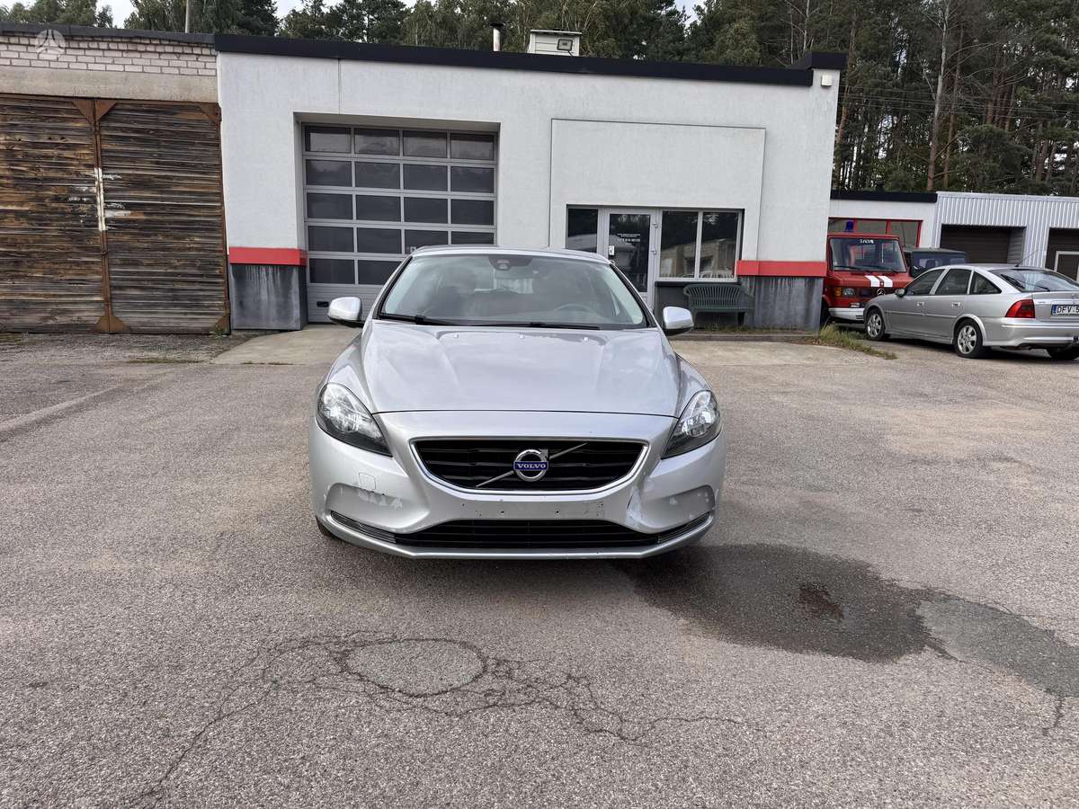 Volvo V40, 1.6 l., Хэтчбек