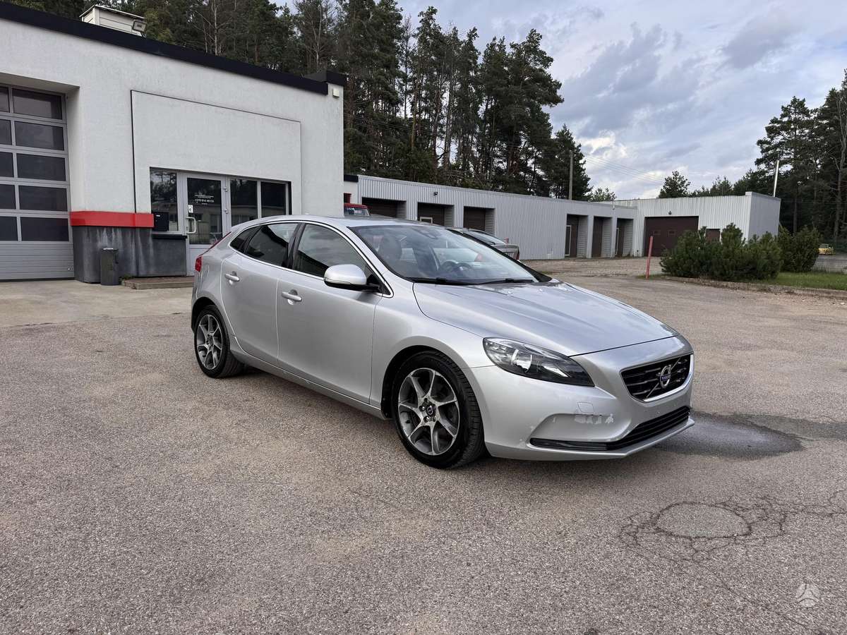 Volvo V40, 1.6 l., Хэтчбек
