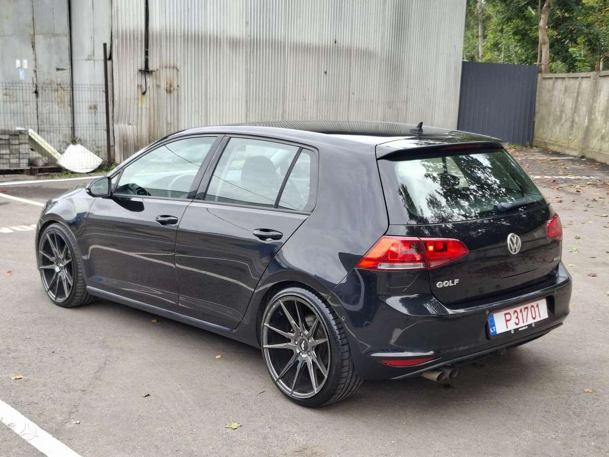 Volkswagen Golf - 11