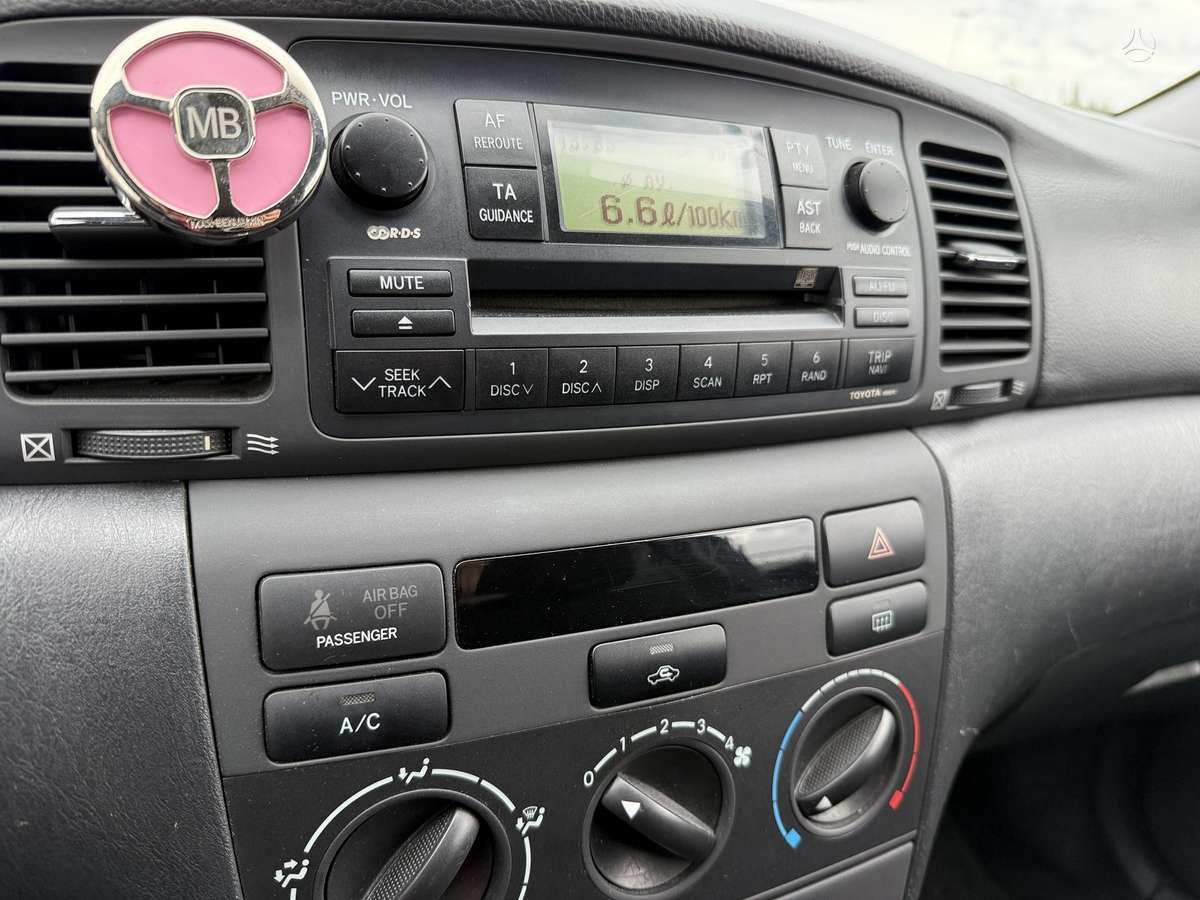 Toyota Corolla - 10