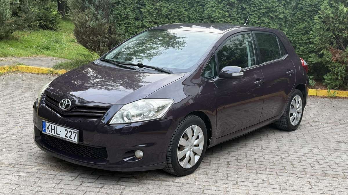 Toyota Auris - 1