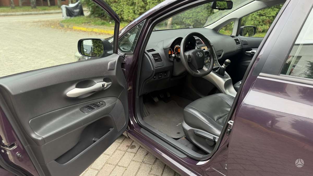 Toyota Auris - 10