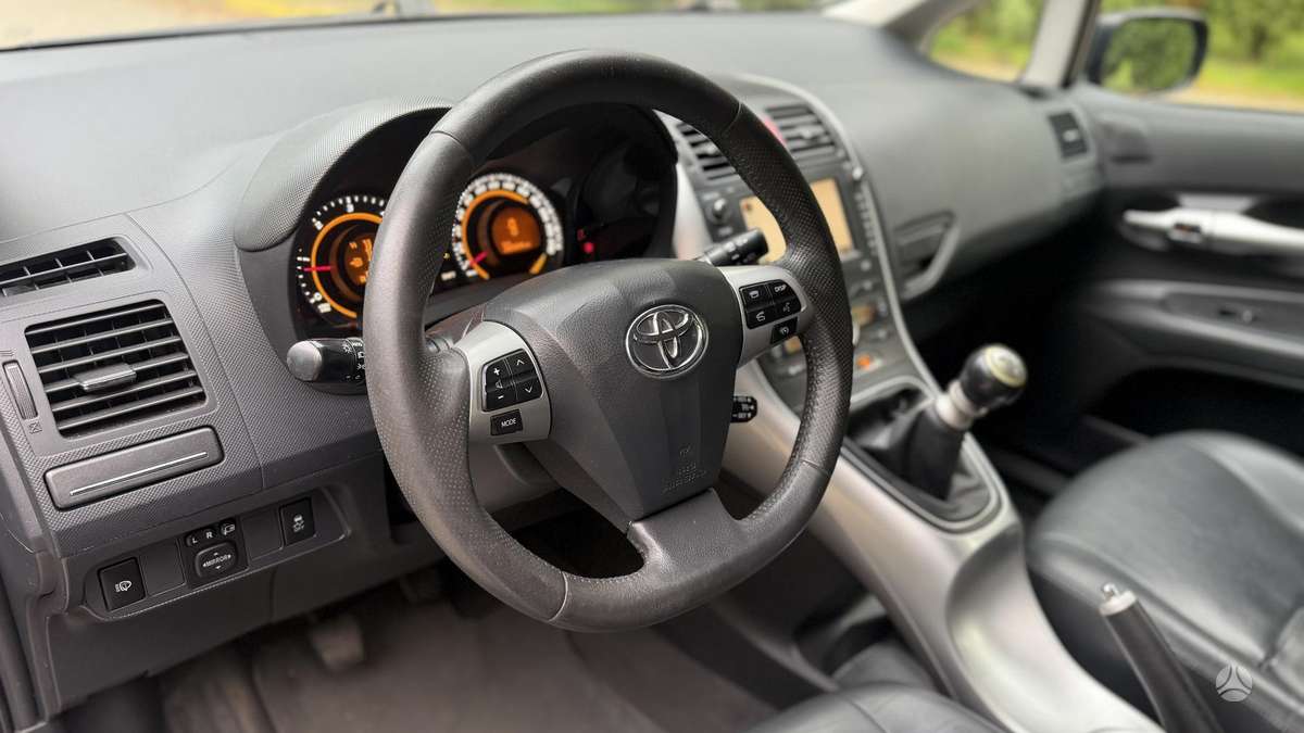 Toyota Auris - 11