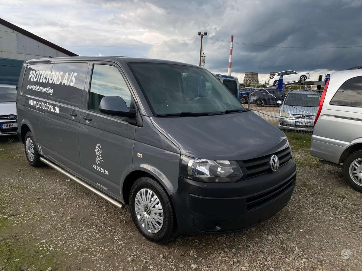 Volkswagen Transporter - 1
