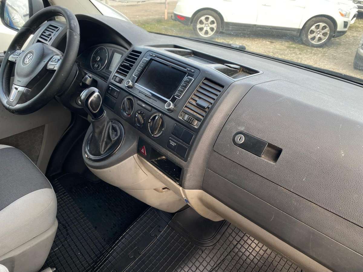 Volkswagen Transporter - 10