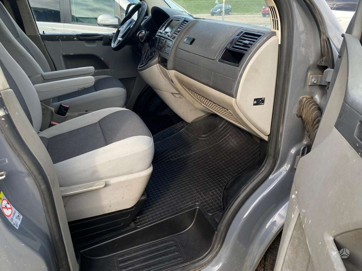 Volkswagen Transporter - 11
