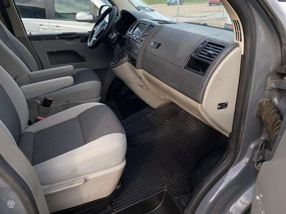 Volkswagen Transporter - 12