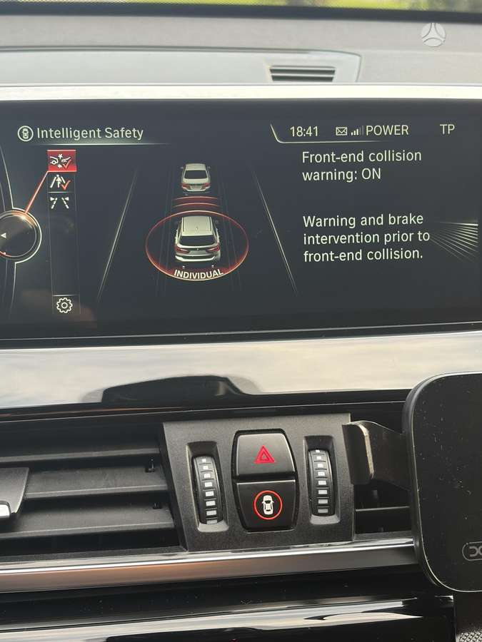 BMW X1, 2.0 l., off-road / crossover