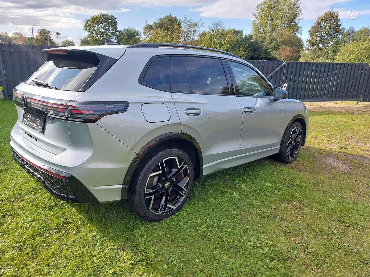 Volkswagen Tiguan - 2