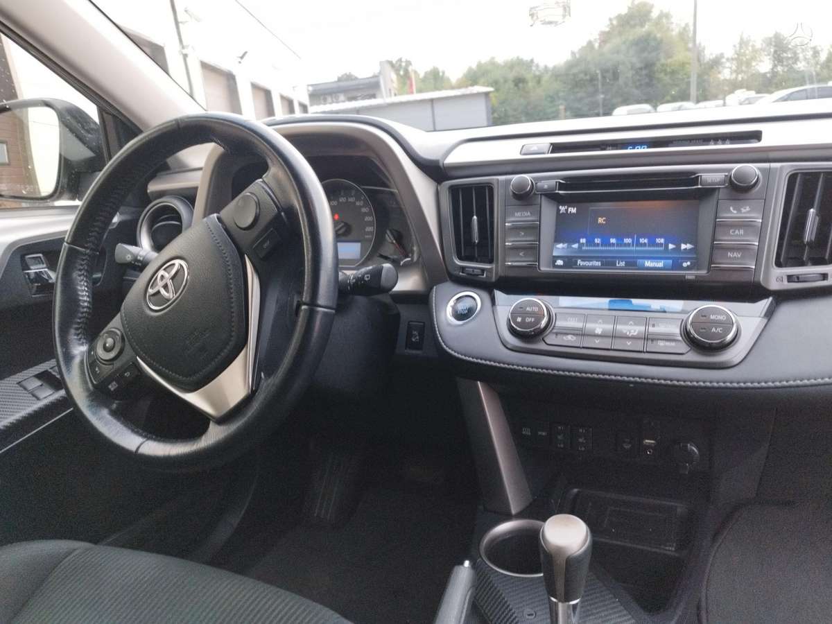 Toyota RAV4 - 6