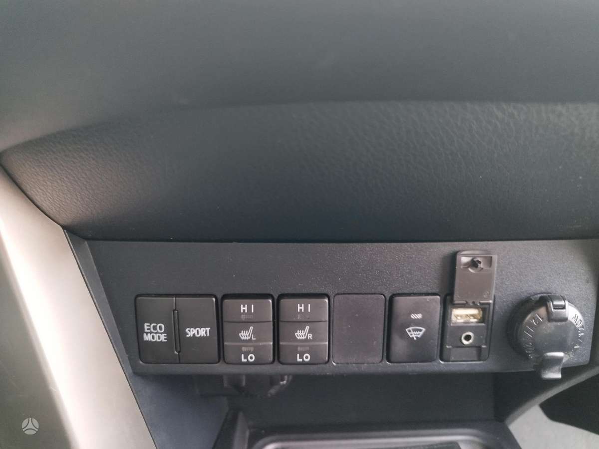 Toyota RAV4 - 10
