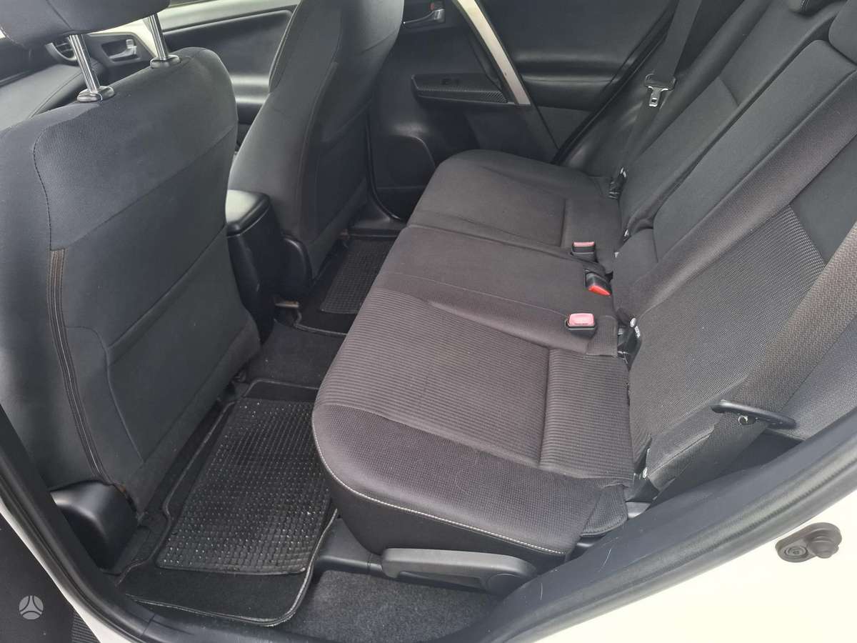Toyota RAV4 - 8