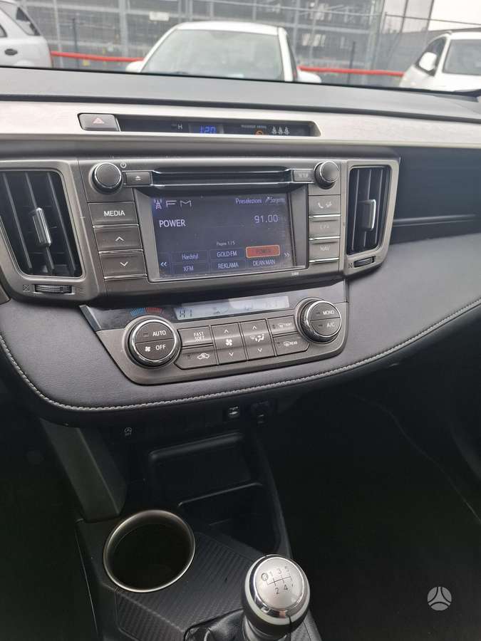 Toyota RAV4 - 10