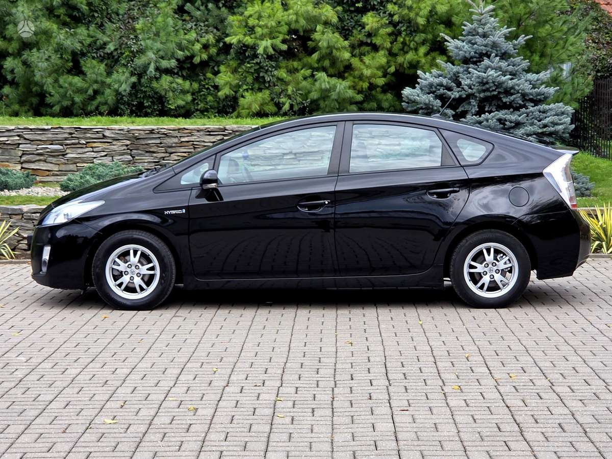 Toyota Prius - 5